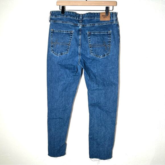 Levi's medium wash distressed mid rise boyfriend jeans size 32 B156 - Picture 5 of 5